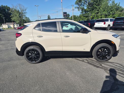 Used 2026 Buick Encore GX Sport Touring w/ Studio Series AWD/4WD image 6