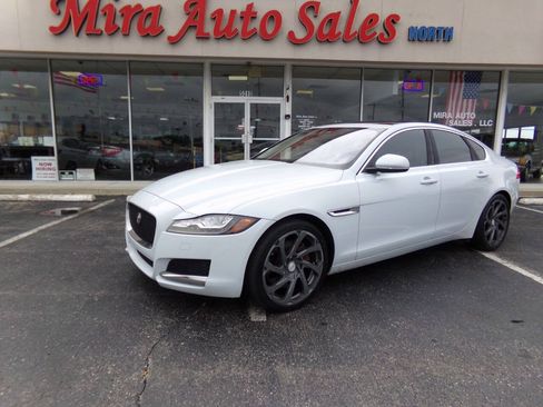 Used 2016 Jaguar XF Premium RWD image 1