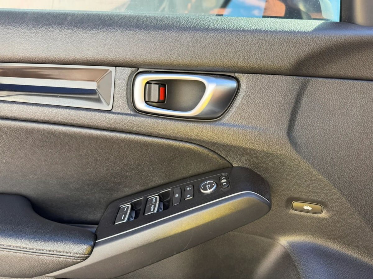 Used 2022 Honda Civic Touring image 35