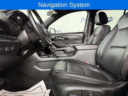Used 2023 Chevrolet Traverse RS image 12