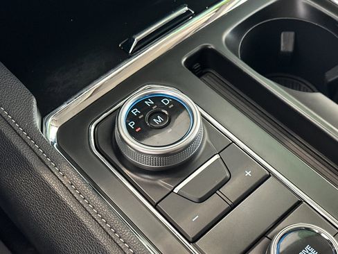 Used 2024 Ford Expedition XLT image 23