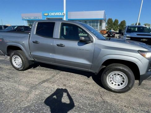 New 2025 Chevrolet Colorado W/T image 3