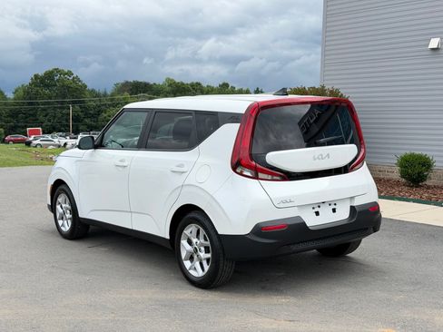 Used 2022 Kia Soul LX w/ Technology Package FWD image 8