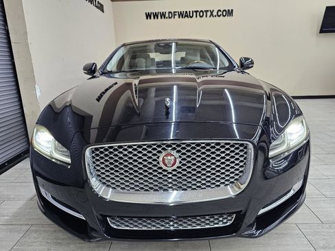 Used 2019 Jaguar XJ L Supercharged RWD image 3