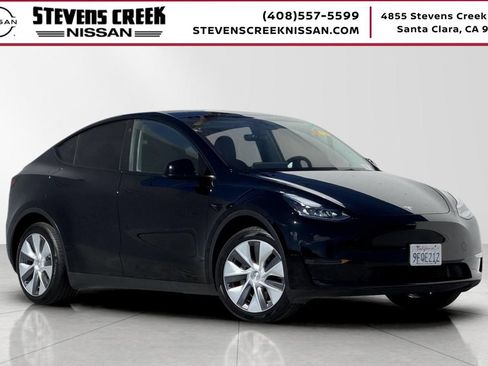 Used 2023 Tesla Model Y Long Range AWD/4WD image 1