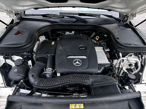 Used 2019 Mercedes-Benz GLC 300 4MATIC image 32