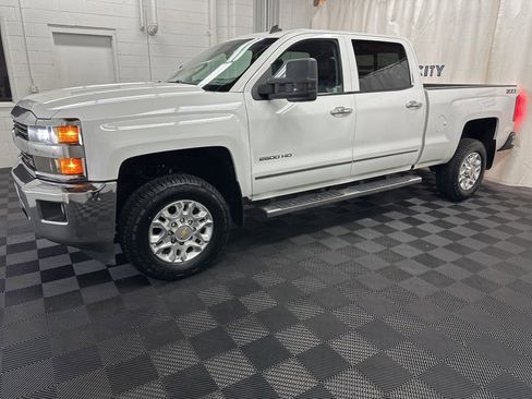 Used 2015 Chevrolet Silverado 2500 LTZ image 5