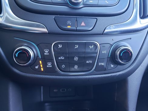 Used 2022 Chevrolet Equinox LT w/ Driver Convenience Package image 20