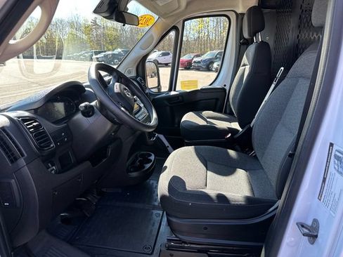 Used 2025 RAM ProMaster 2500 w/ U-Haul Equipment Group FWD image 23
