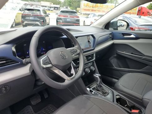 Used 2023 Volkswagen Taos SE w/ Black Wheel Package FWD image 18