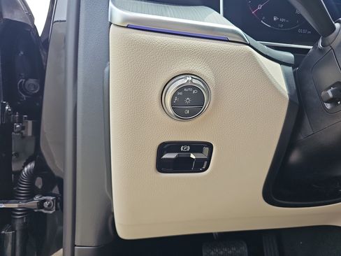 New 2025 Mercedes-Benz GLC 350e 4MATIC image 16