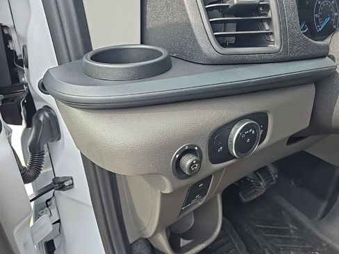New 2025 Ford Transit 250 148 Medium Roof RWD image 24