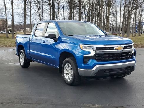 Used 2024 Chevrolet Silverado 1500 LT image 2
