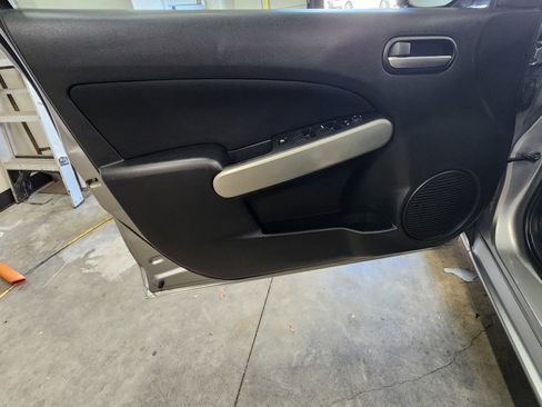 Used 2011 MAZDA MAZDA2 Touring FWD image 43