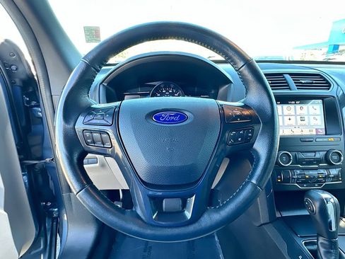 Used 2019 Ford Explorer XLT w/ Equipment Group 202A image 12