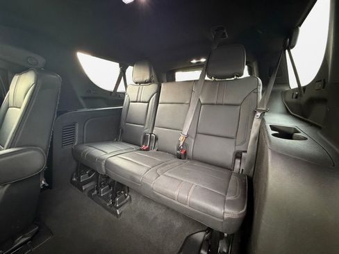 Used 2022 Chevrolet Suburban RST w/ Luxury Package image 29