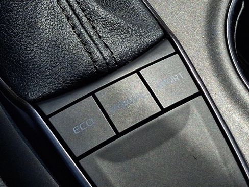 Used 2024 Toyota Camry SE FWD image 23