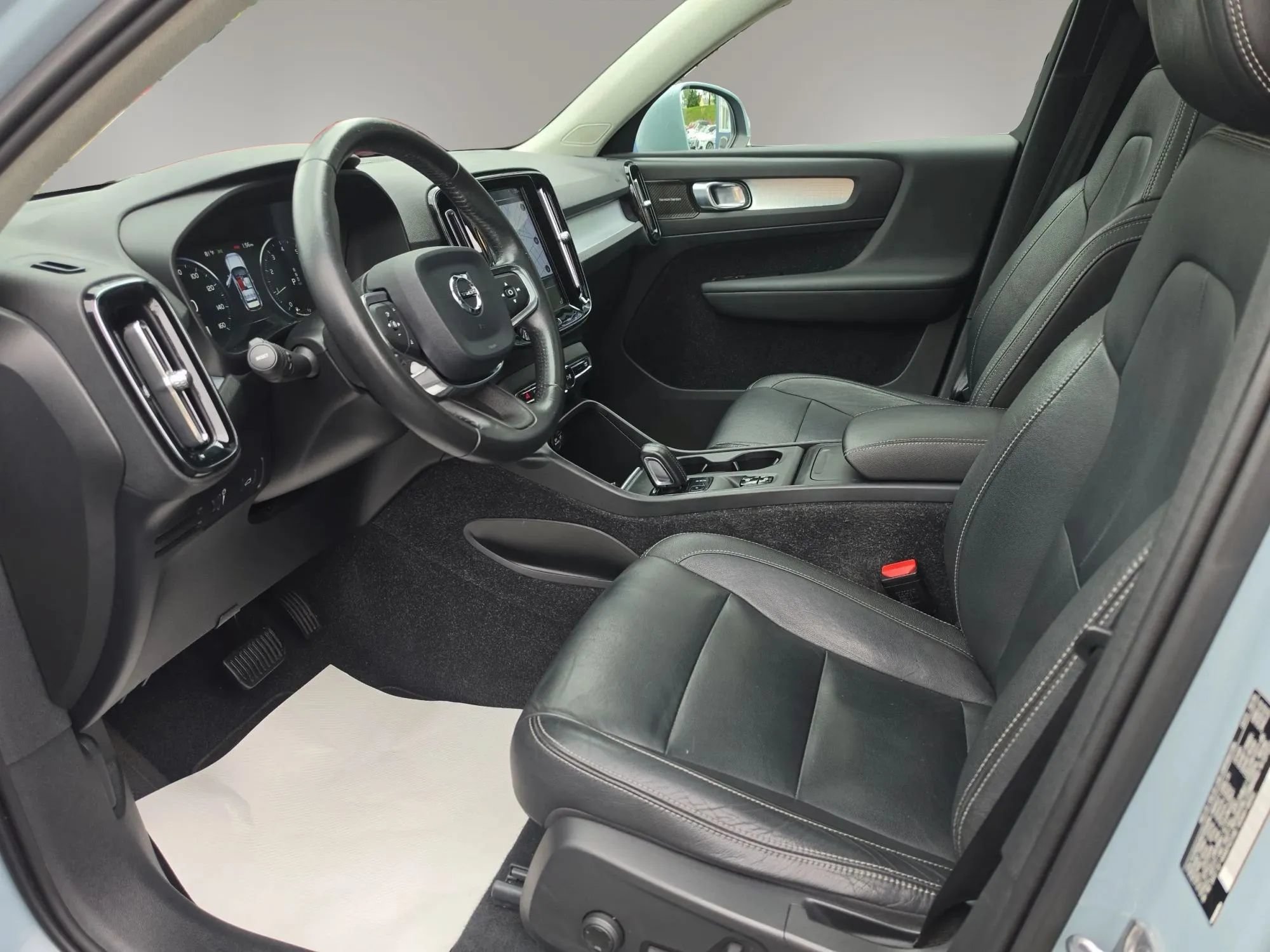 Used 2019 Volvo XC40 T5 Momentum AWD/4WD image 9