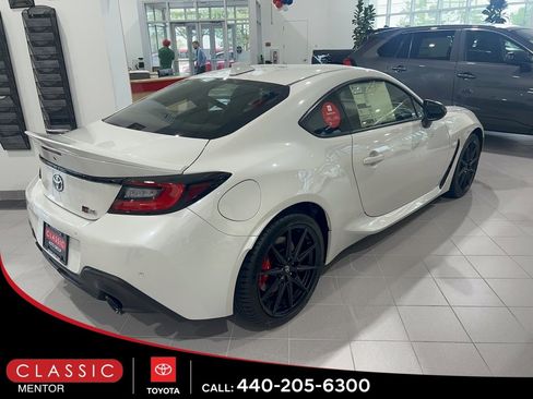 New 2025 Toyota GR86 Premium image 4