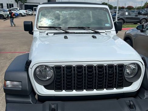 Used 2025 Jeep Wrangler Unlimited Sport AWD/4WD image 16