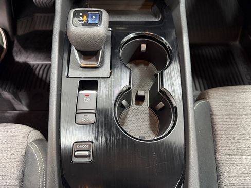 Used 2022 Nissan Rogue SV image 13