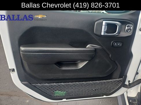 Used 2022 Jeep Wrangler Sport AWD/4WD image 23