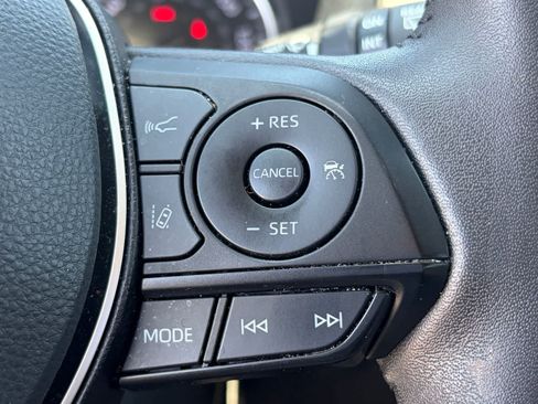 Used 2022 Toyota RAV4 XLE w/ XLE Grade Weather Package FWD image 12