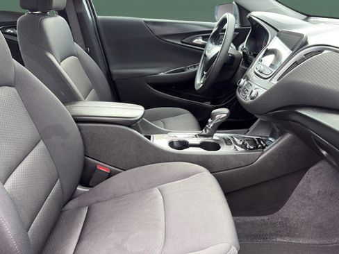 Used 2025 Chevrolet Malibu LT FWD image 24