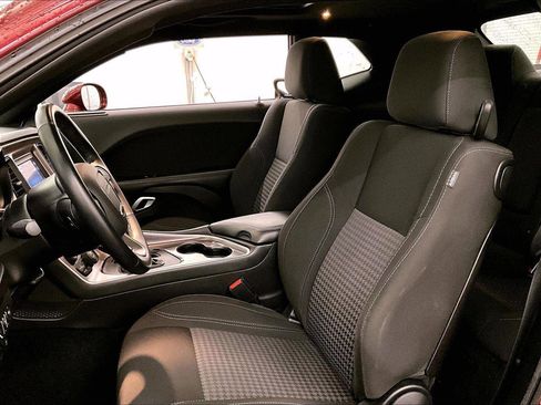 Used 2019 Dodge Challenger SXT w/ Driver Convenience Group image 24