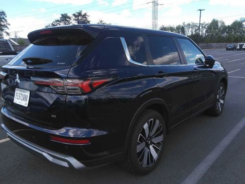 Used 2025 Mitsubishi Outlander SE AWD/4WD image 4