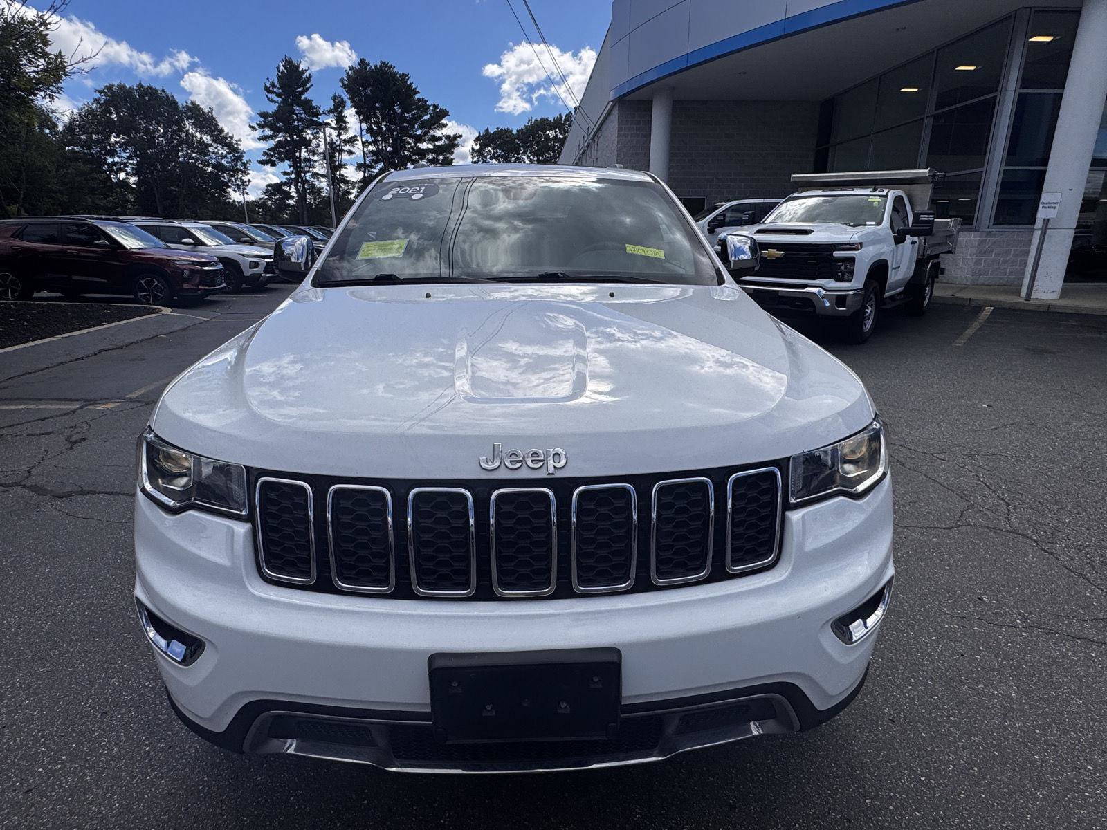 Used 2021 Jeep Grand Cherokee Limited AWD/4WD image 2