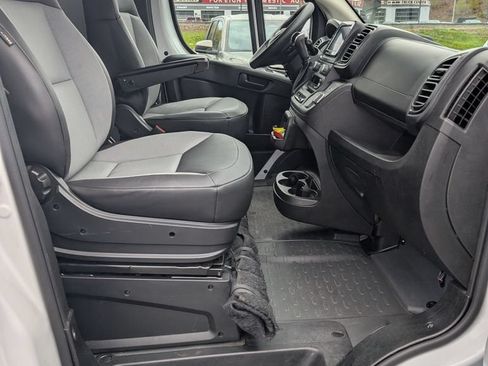 Used 2025 RAM ProMaster 2500 w/ Convenience Group FWD image 19