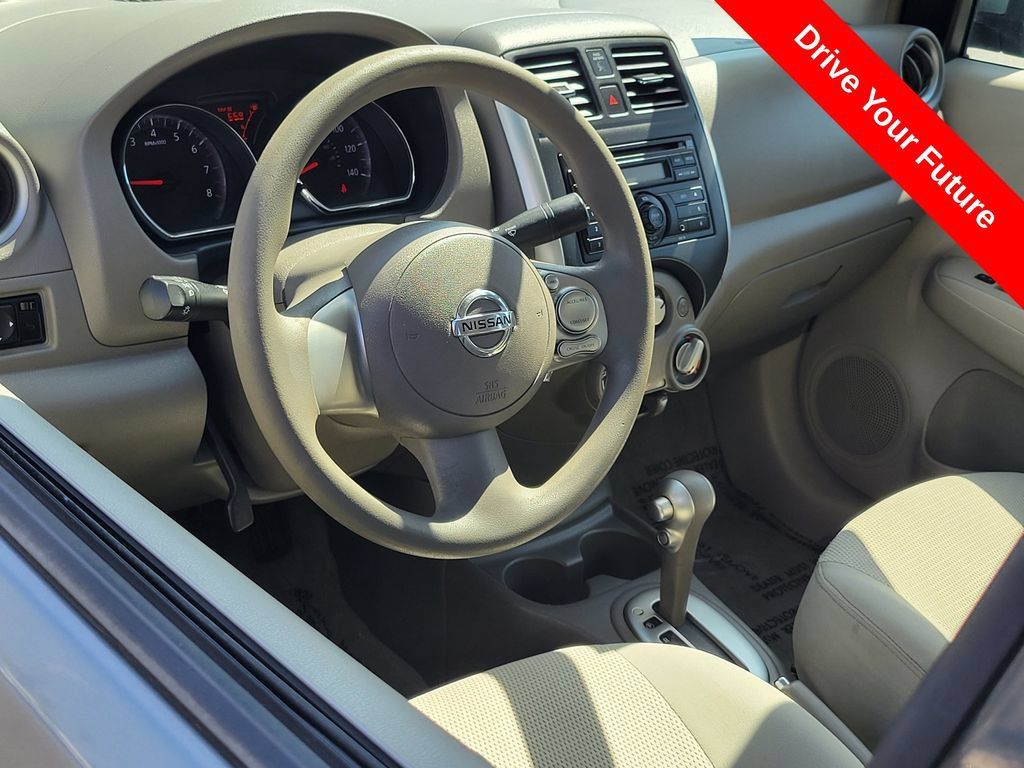 Used 2014 Nissan Versa SV FWD image 5