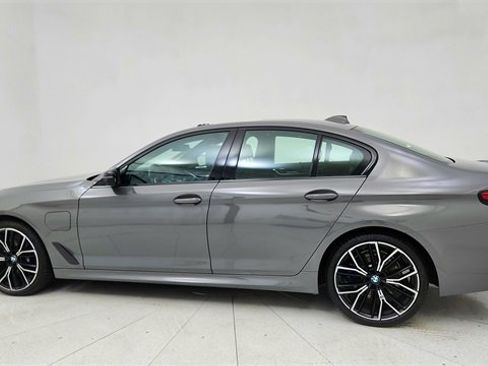 Used 2021 BMW 530e image 4