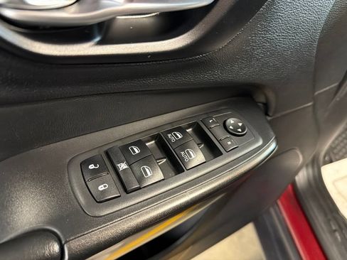 Used 2021 Jeep Cherokee Trailhawk w/ Technology Group AWD/4WD image 20