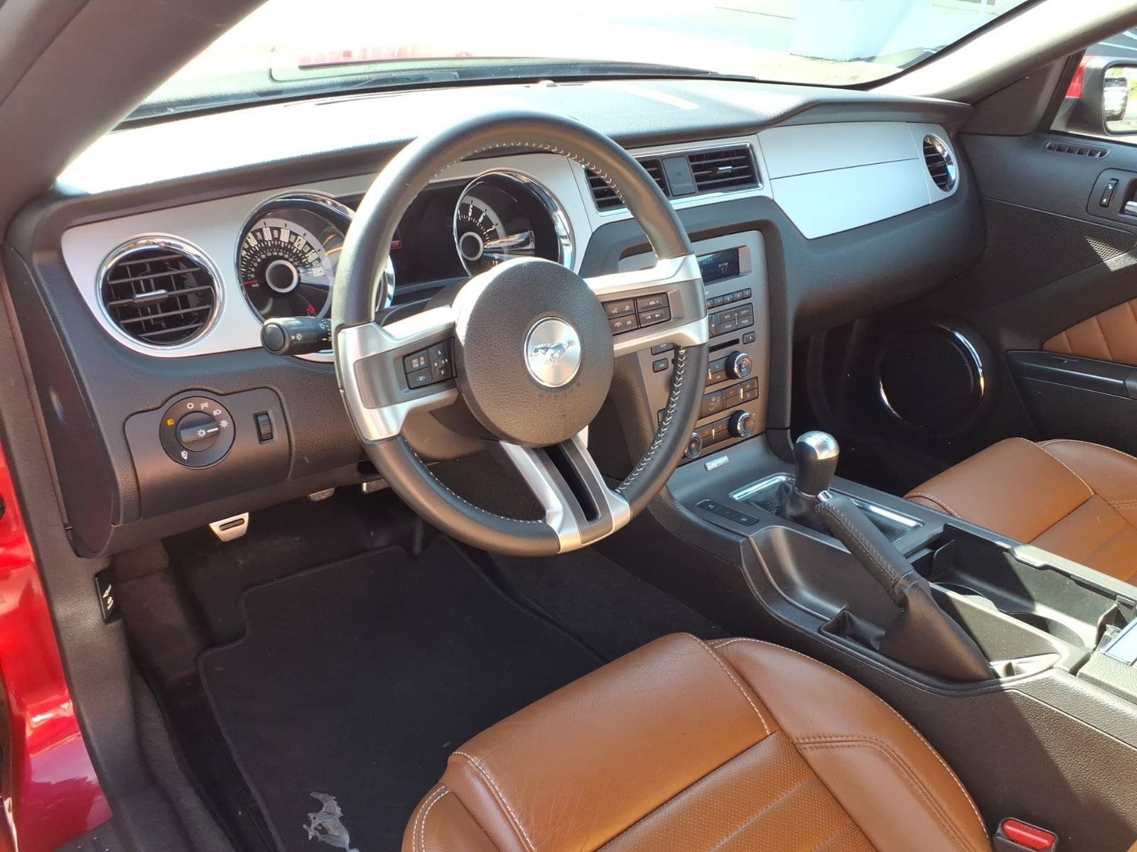 Used 2013 Ford Mustang Premium RWD image 7