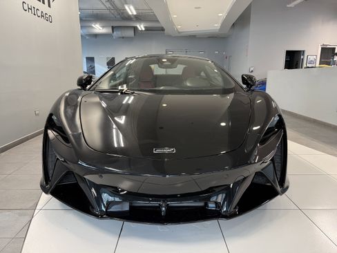 Used 2023 McLaren Artura image 8