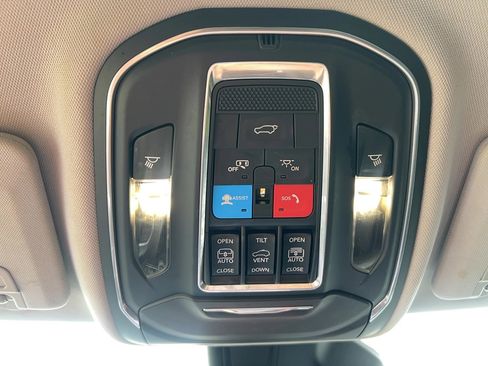 Used 2021 Jeep Grand Cherokee L Limited AWD/4WD image 22