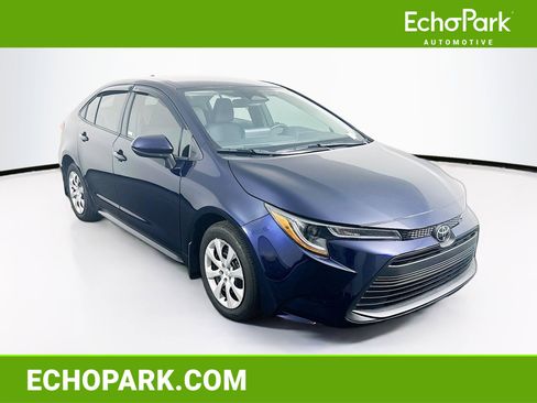 Used 2025 Toyota Corolla LE FWD image 1