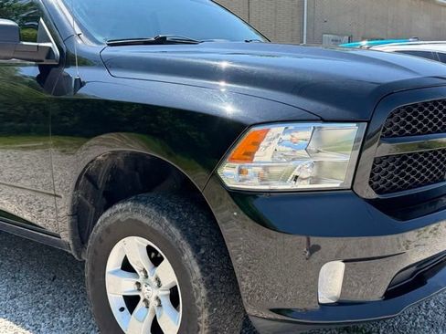 Used 2017 RAM 1500 Express AWD/4WD image 2