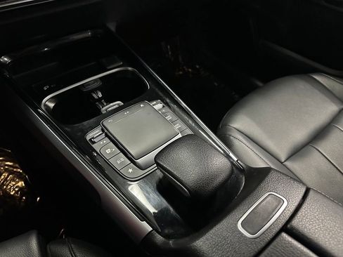 Used 2022 Mercedes-Benz GLB 250 image 21