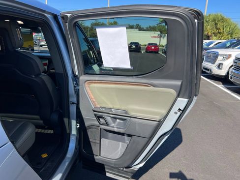 Used 2022 Rivian R1T Launch Edition image 51