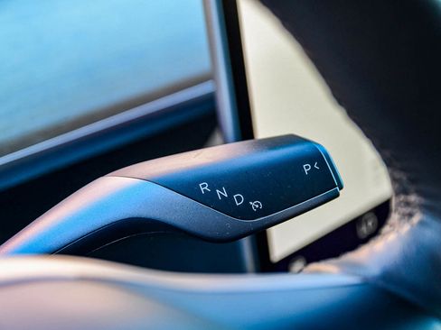 Used 2023 Tesla Model Y Long Range image 36