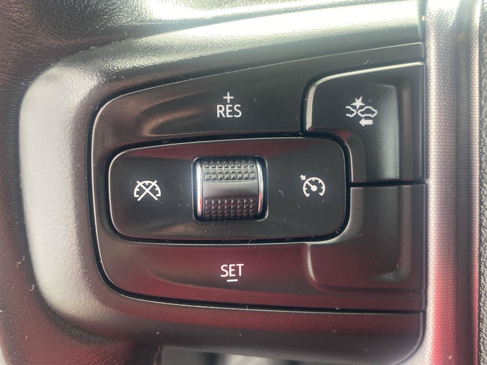 Used 2022 GMC Yukon SLE AWD/4WD image 13