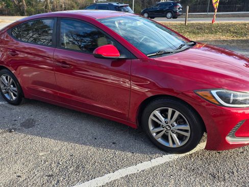 Used 2017 Hyundai Elantra SE image 4