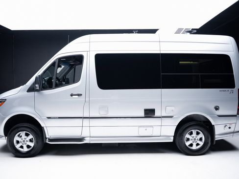 Used 2022 Mercedes-Benz Sprinter 144 Cargo image 17