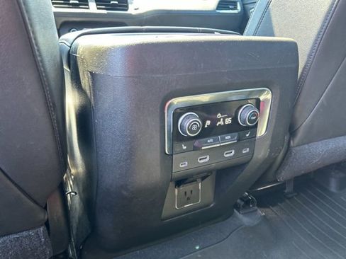 Used 2021 Chevrolet Tahoe Z71 w/ Luxury Package AWD/4WD image 23
