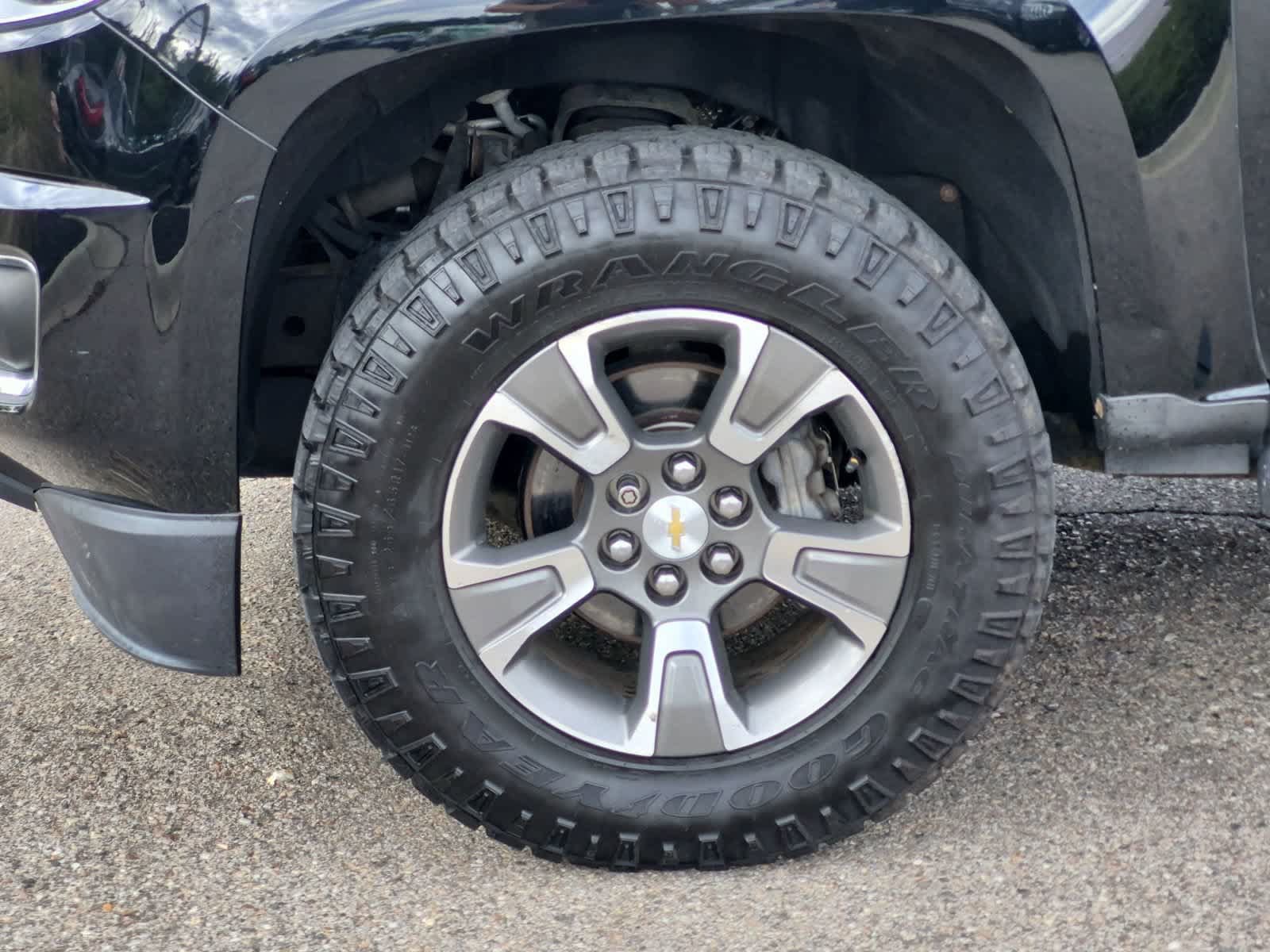 Used 2017 Chevrolet Colorado Z71 AWD/4WD image 14
