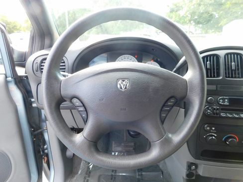 Used 2005 Dodge Caravan SE w/ Popular Equipment Group image 9