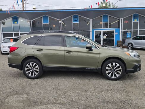 Used 2015 Subaru Outback 2.5i Limited AWD/4WD image 8